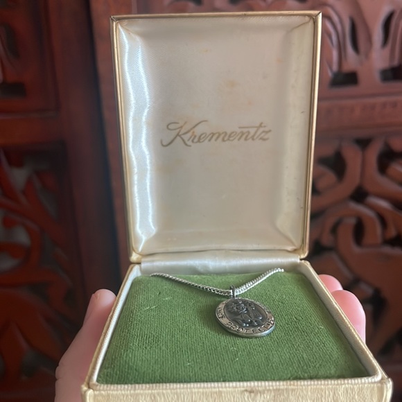😍sold😍Vintage St Christopher necklace - Picture 3 of 7